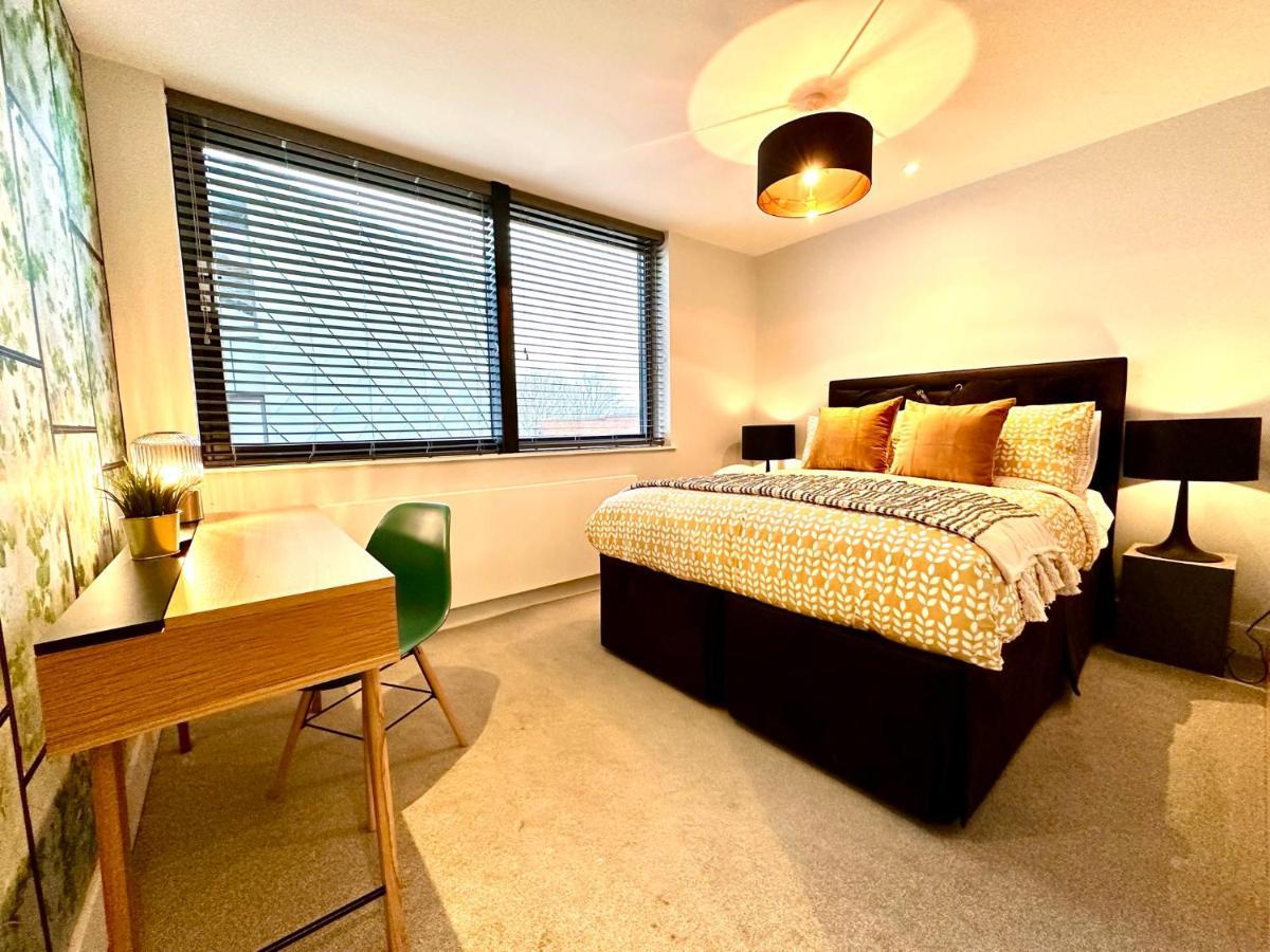 Beautiful New 2 Bedroom Apartment - Next To The Beach - Great Location - Free Parking - Fast Wifi - Smart Tv - Sleeps Up To 4! Close To Purbeck, Corfe Castle, Sandbanks, Poole & Bournemouth สวาเนจ ภายนอก รูปภาพ